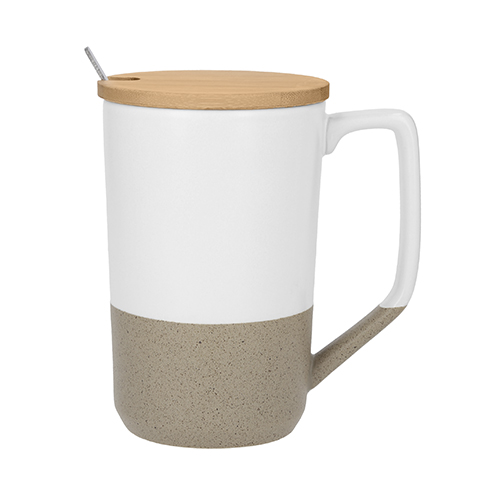 HO-047, Taza de cerámica con acabado mate y texturizado en la parte inferior, tapa de bambú y cuchara de acero inoxidable. Cap. 485 ml.